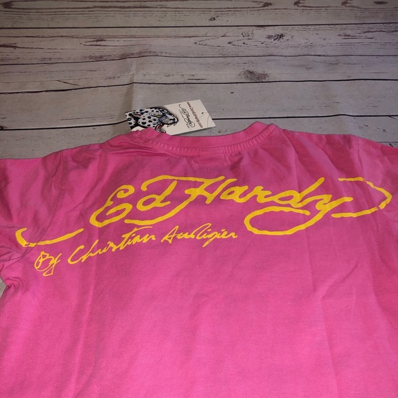 Ed Hardy Pink S/S Graphic Tee - Picture 9 of 10